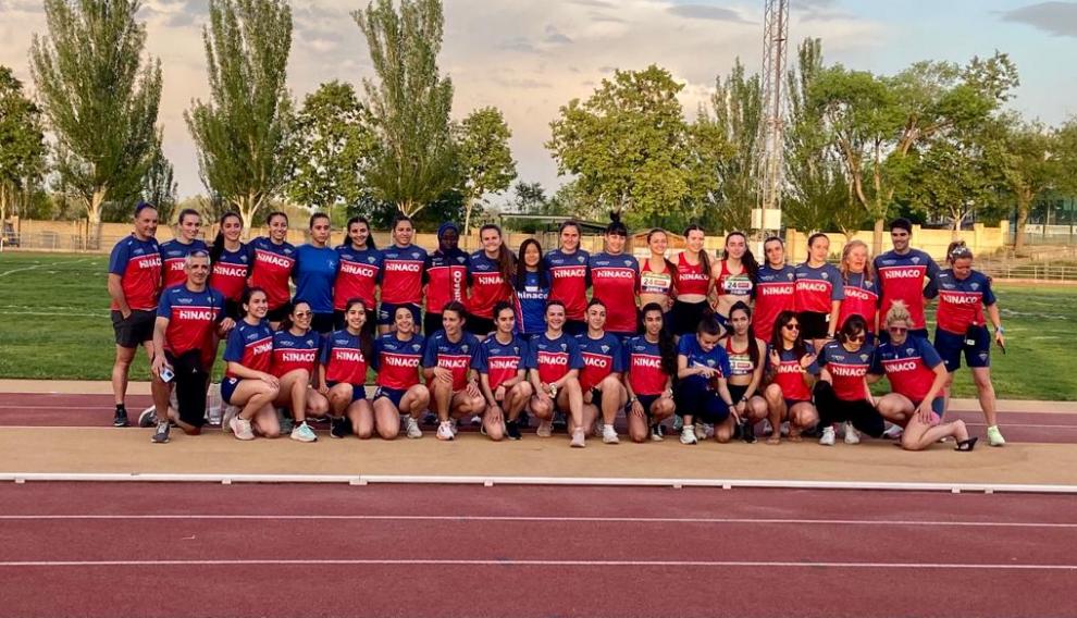 Equipo femenino de Hinaco este sábado en Alcobendas.