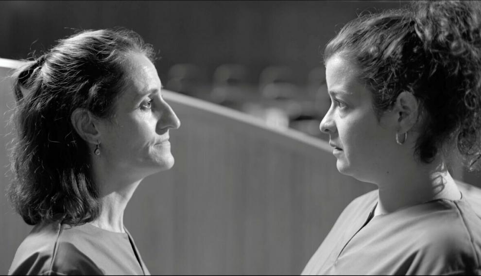 Laura Gómez-Lacueva y Marina Herranz protagonizan ‘Parresia’, del candasnino Ignacio Lasierra.