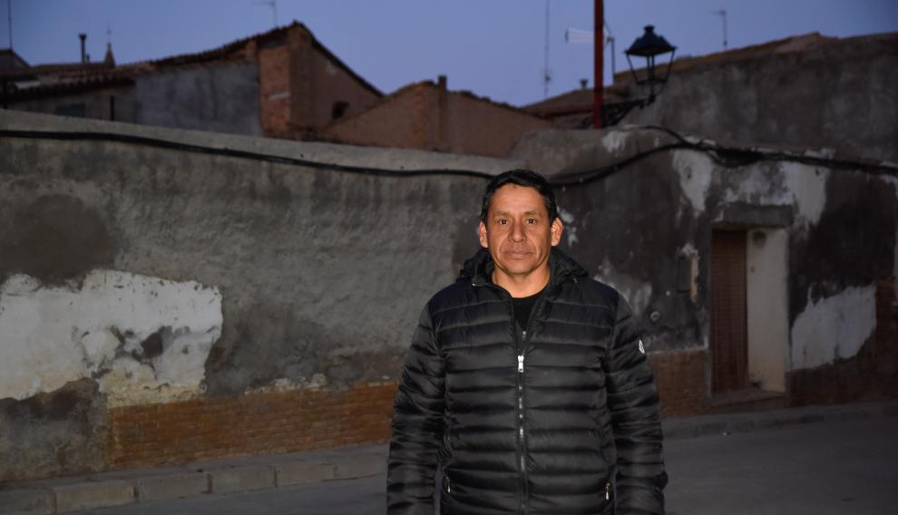 Juan Carlos Herreras lleva un mes en Sesa y va a traer a sus hijos pequeños de Bolivia, que irán al colegio.