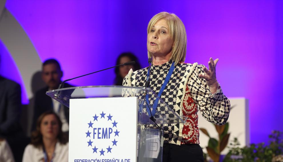 La nueva presidenta de la Femp, María José García-Pelayo, durante su discurso.
