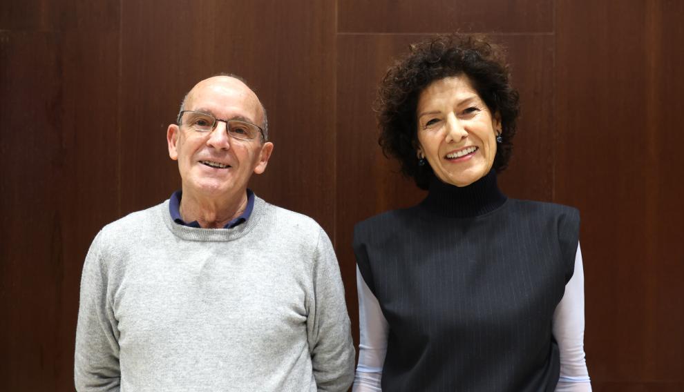 Alfonso Sarriá y María Pilar Gros, profesores y ex miembros del equipo directivo de la Facultad, que han recibido un homenaje.