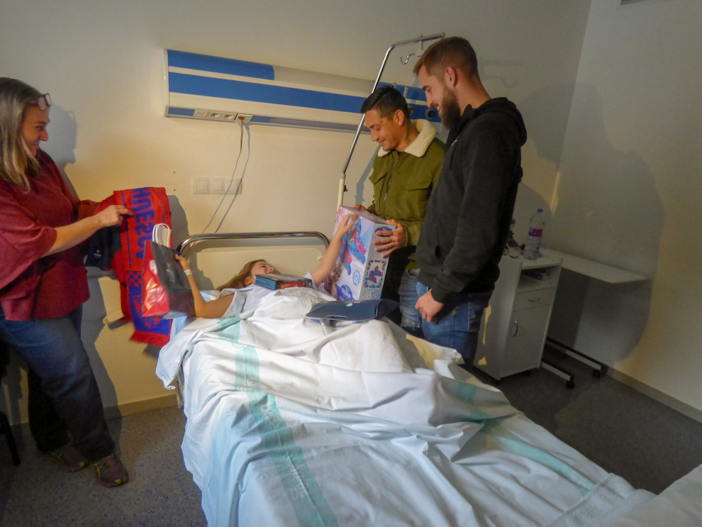 Visita de Pulido y Chimy Ávila al Hospital de Barbastro