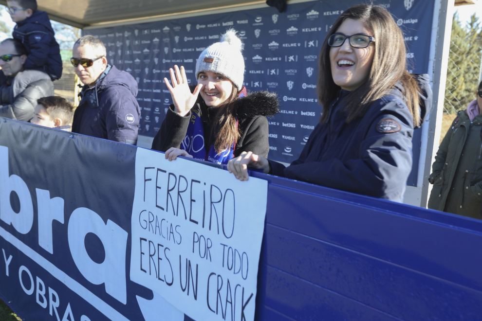 Entrenamiento del Huesca con público en el Pirámide.