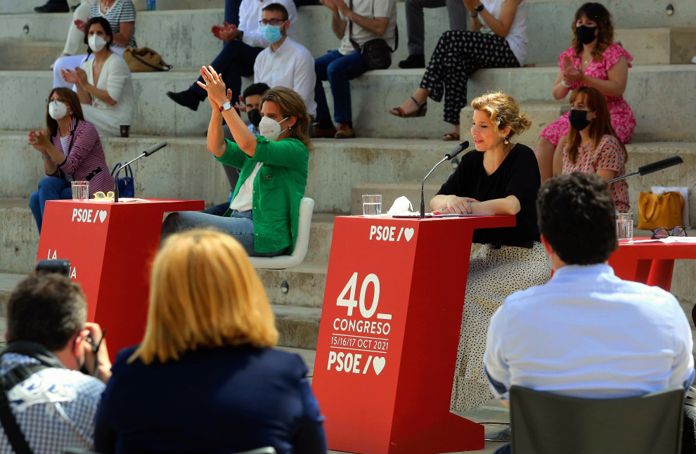 Presentación de la ponencia sobre despoblación del PSOE, este domingo en Huesca.