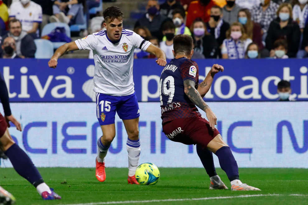 El Huesca se enfrenta al Zaragoza en la Romareda.