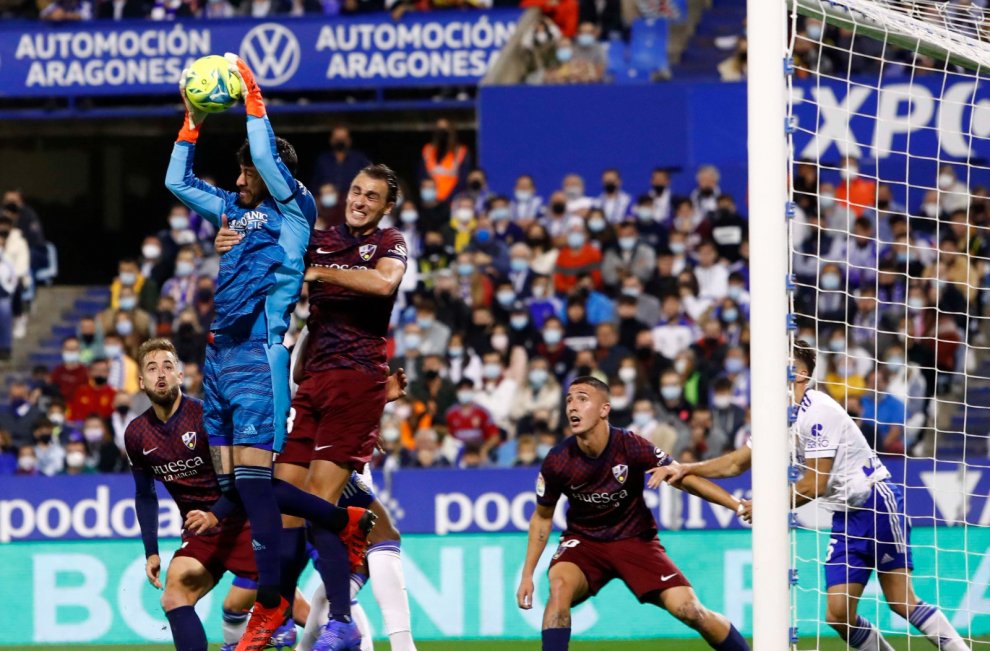 El Huesca se enfrenta al Zaragoza en la Romareda.