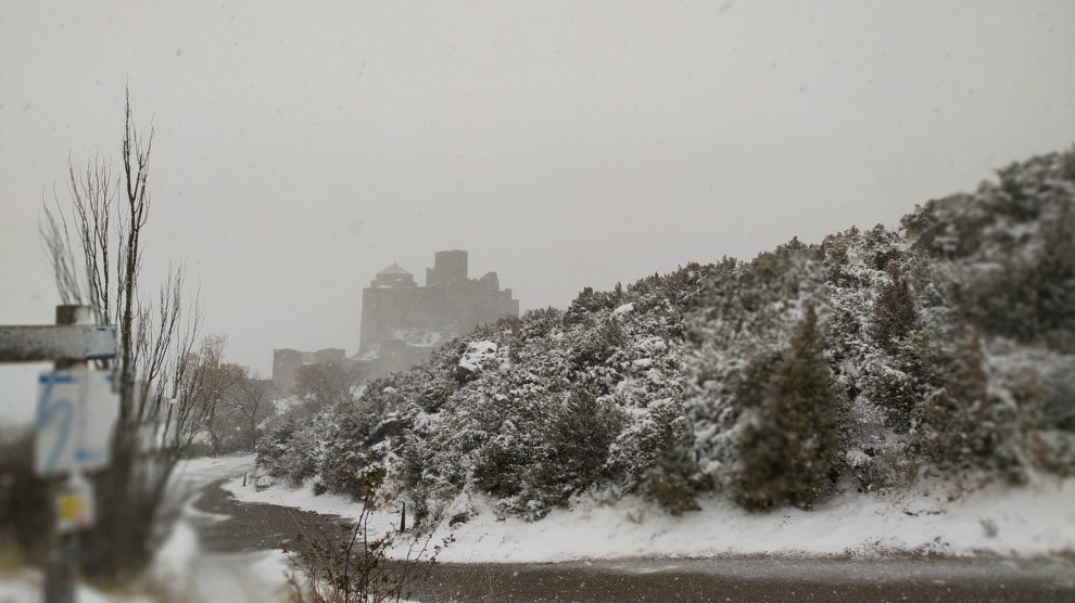 La borrasca Arwen deja un paisaje de película en el Castillo de Loarre