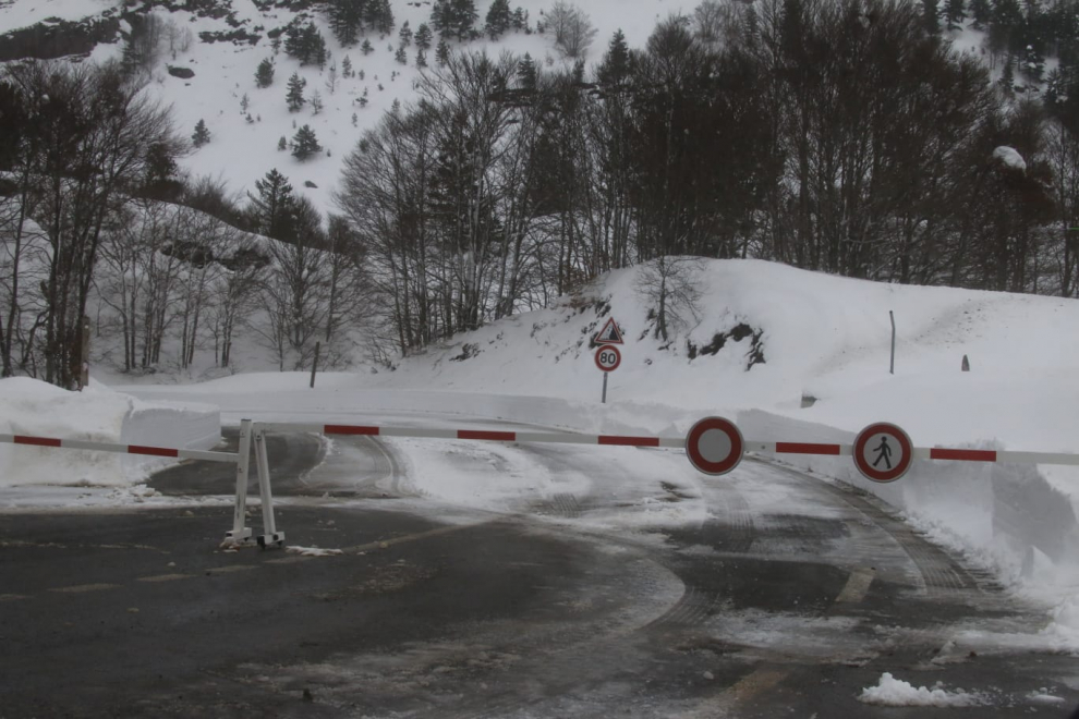 Nieve en la frontera de Canfranc.