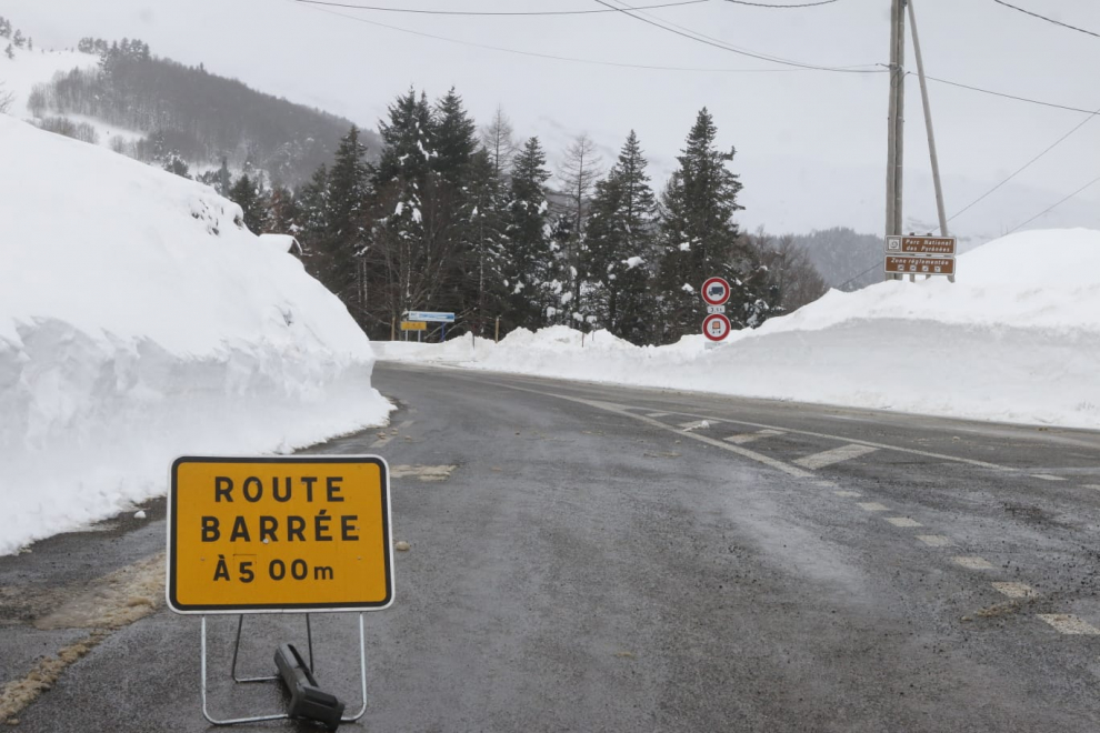 Nieve en la frontera de Canfranc.