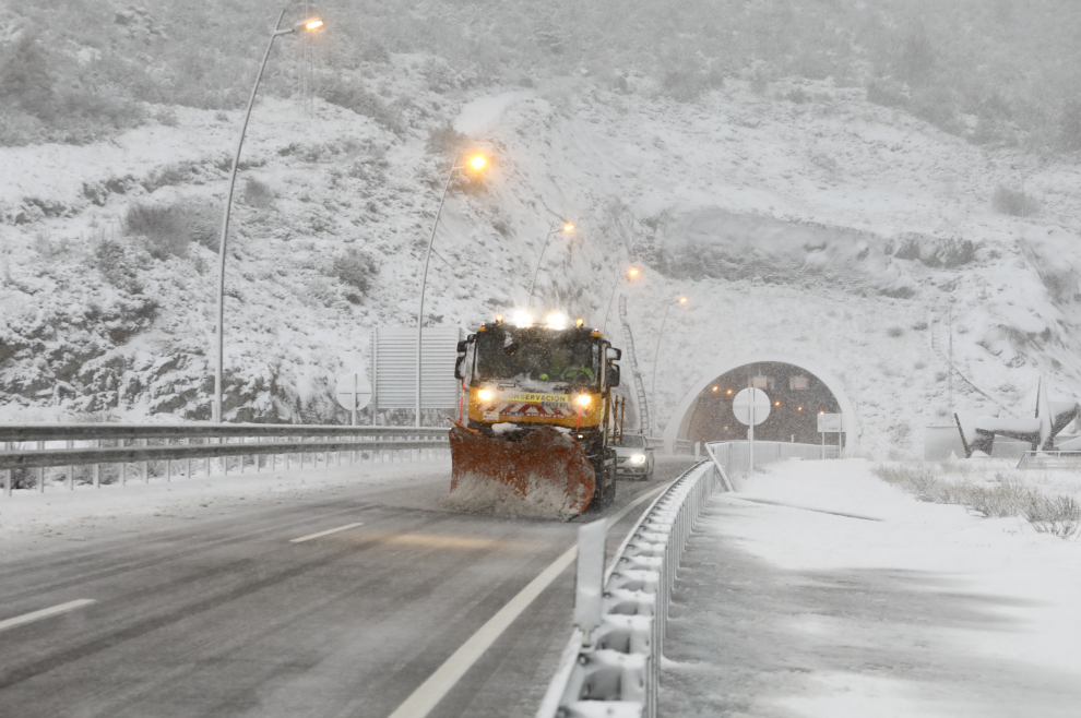 La nieve ha dificultado la circulación en varias vías de la provincia.