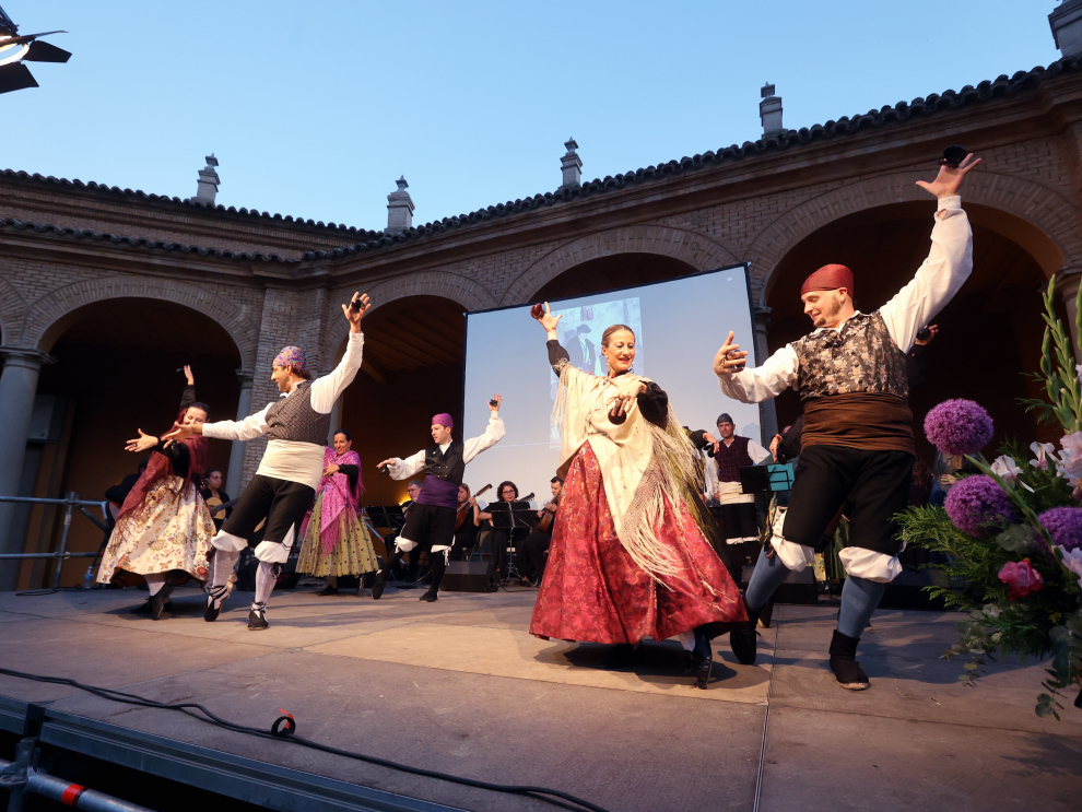 El acto abrió el XXII Festival  Folclórico Castillo de Montearagón