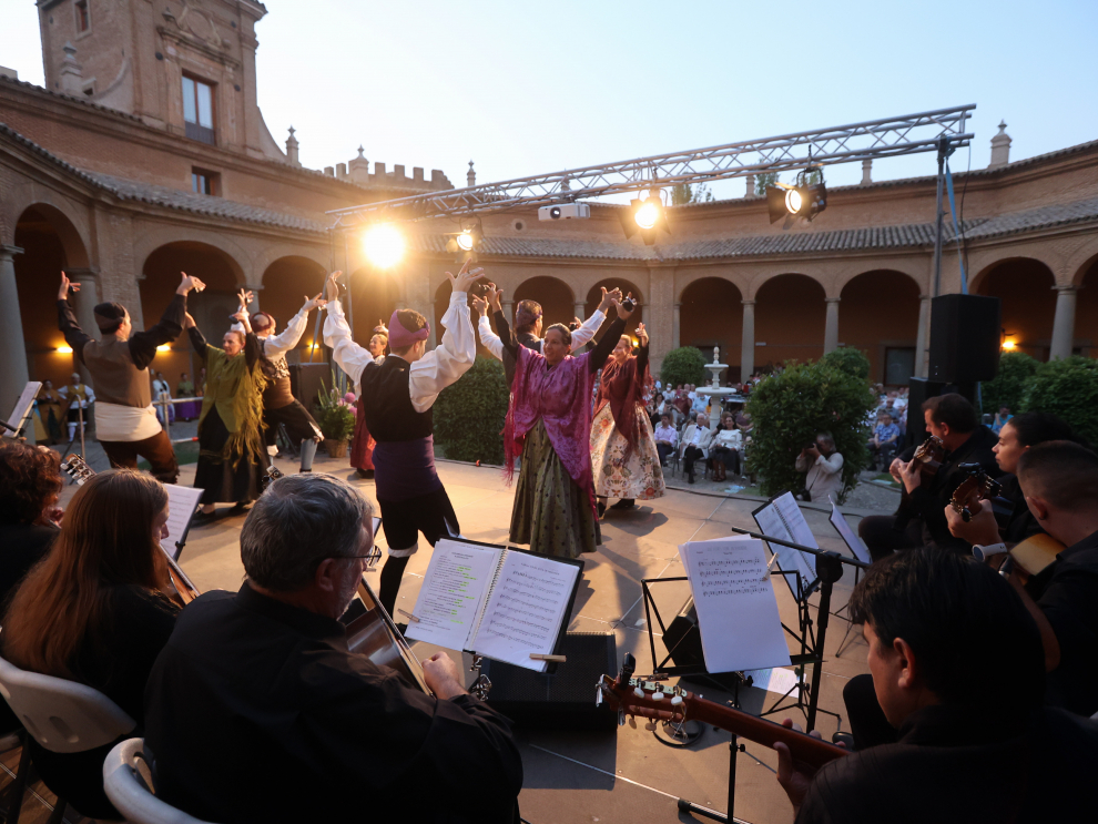 El acto abrió el XXII Festival  Folclórico Castillo de Montearagón