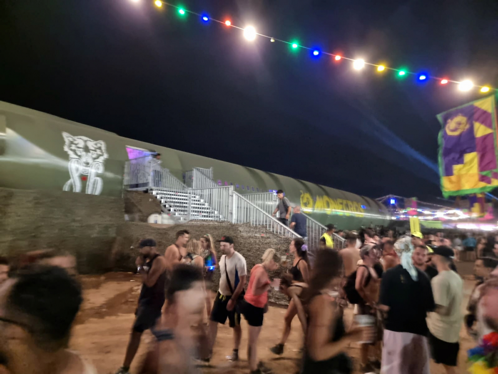 El público llenó los más de 100 m2 de desierto y disfrutó de una gran experiencia musical