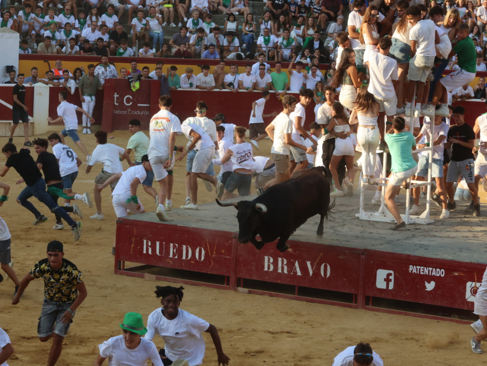 Mucha expectación en la plaza de Huesca ante otro clásico de las fiestas que vuelve.