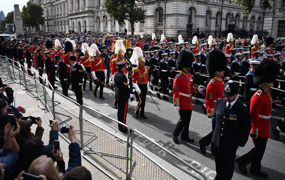 Nanyuki (Kenya).- British soldiers attend a special service on the day of the State Funeral Procession of Queen Elizabeth II in London, at the British Army Training Unit Kenya (BATUK), Nyati Barracks in Nanyuki, Kenya, 19 September 2022. Britain's Queen Elizabeth II died at her Scottish estate, Balmoral Castle, on 08 September 2022. The 96-year-old Queen was the longest-reigning monarch in British history. (Kenia, Reino Unido, Londres) EFE/EPA/Daniel Irungu
KENYA BRITAIN ROYALTY