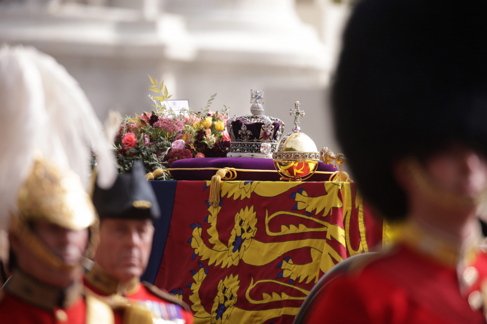 London (United Kingdom), 19/09/2022.- The State Funeral Procession of Queen Elizabeth II in London, Britain, 19 September 2022. Britain's Queen Elizabeth II died at her Scottish estate, Balmoral Castle, on 08 September 2022. The 96-year-old Queen was the longest-reigning monarch in British history. (Reino Unido, Londres) EFE/EPA/STUART BROCK
 BRITAIN ROYALTY