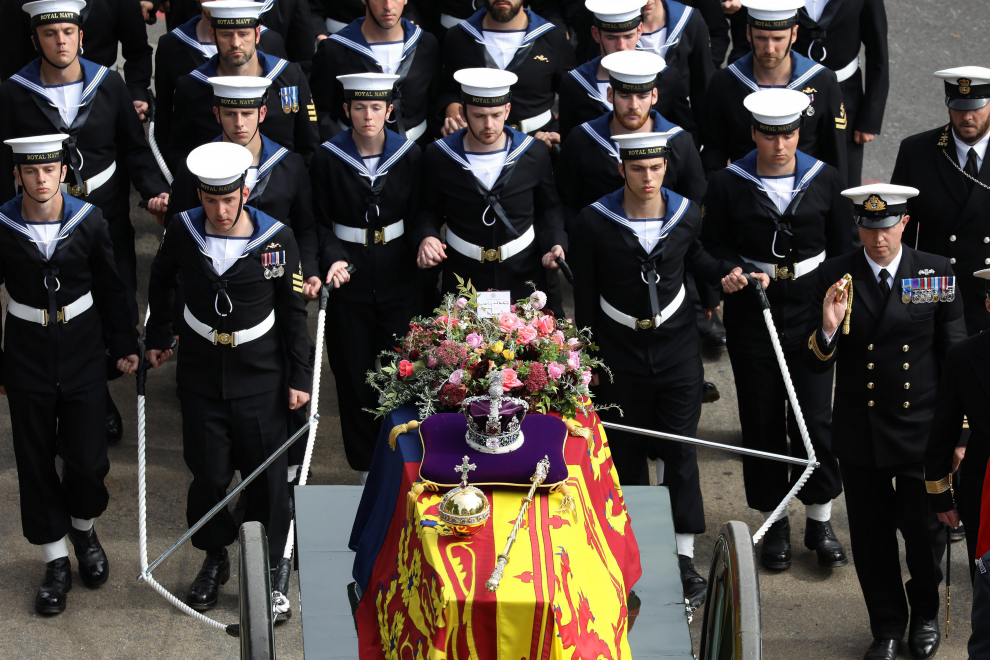 London (United Kingdom), 19/09/2022.- The State Funeral Procession of Queen Elizabeth II in London, Britain, 19 September 2022. Britain's Queen Elizabeth II died at her Scottish estate, Balmoral Castle, on 08 September 2022. The 96-year-old Queen was the longest-reigning monarch in British history. (Reino Unido, Londres) EFE/EPA/STUART BROCK
BRITAIN ROYALTY