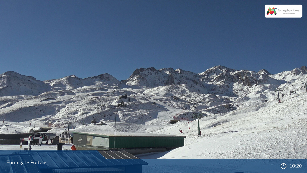 Después de la tormenta, llega el sol. Espectacular el Pirineo nevado.