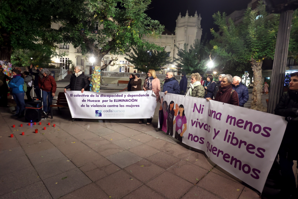 La plaza de Navarra acogió el acto principal del Día de la Eliminación de la Violencia de Género.