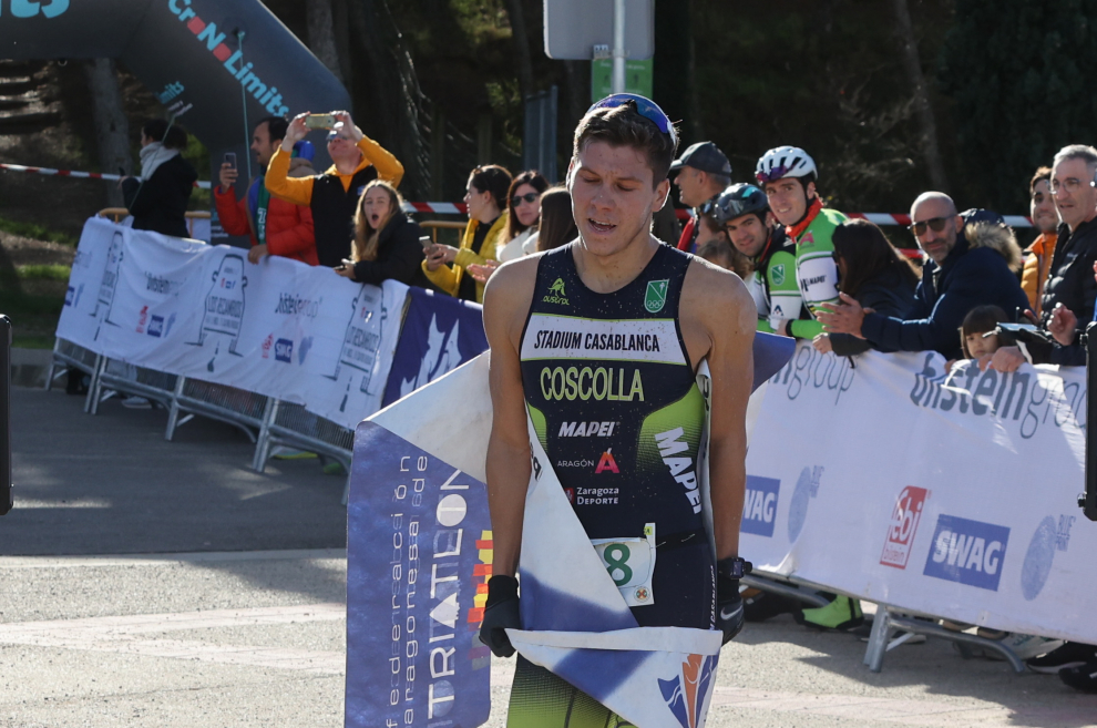 La prueba organizada por el Triatlón CC Oscense se ha disputado este sábado con una gran participación y mucho nivel.
