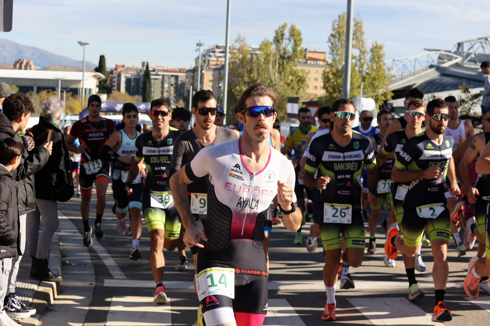La prueba organizada por el Triatlón CC Oscense se ha disputado este sábado con una gran participación y mucho nivel.
