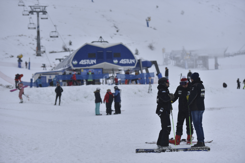 Apertura de la estaciones de esquí en Astún.