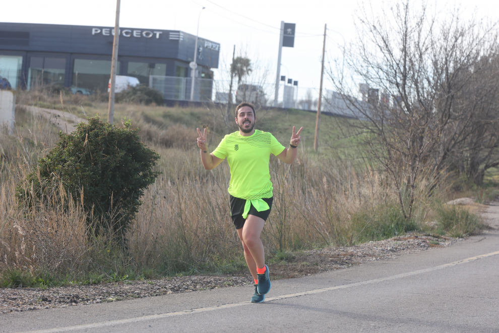En la mañana de hoy ha tenido lugar la tradicional cita deportiva, en la que han participado un nutrido grupo de corredores, llegando hasta Huerrios y recorriendo diferentes puntos de la ciudad.
