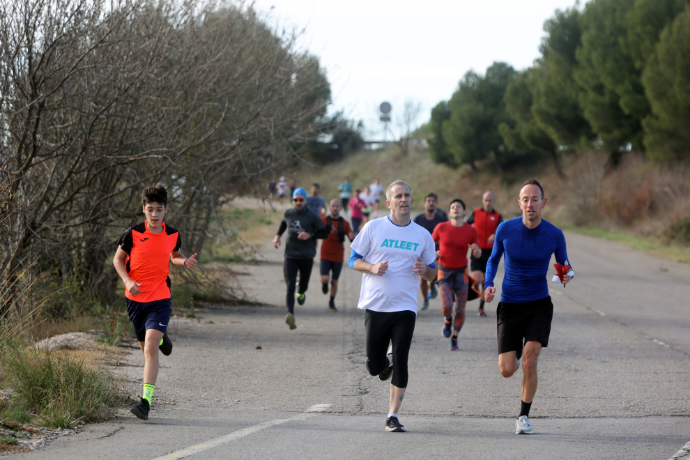 En la mañana de hoy ha tenido lugar la tradicional cita deportiva, en la que han participado un nutrido grupo de corredores, llegando hasta Huerrios y recorriendo diferentes puntos de la ciudad.