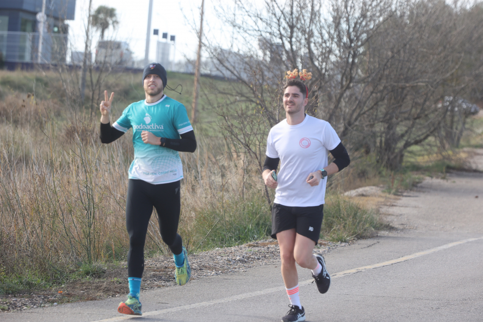 En la mañana de hoy ha tenido lugar la tradicional cita deportiva, en la que han participado un nutrido grupo de corredores, llegando hasta Huerrios y recorriendo diferentes puntos de la ciudad.