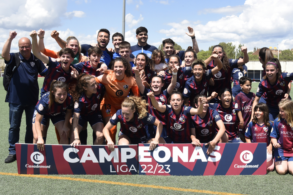 Las jugadoras celebran su triunfo frente al Son Sardina este domingo