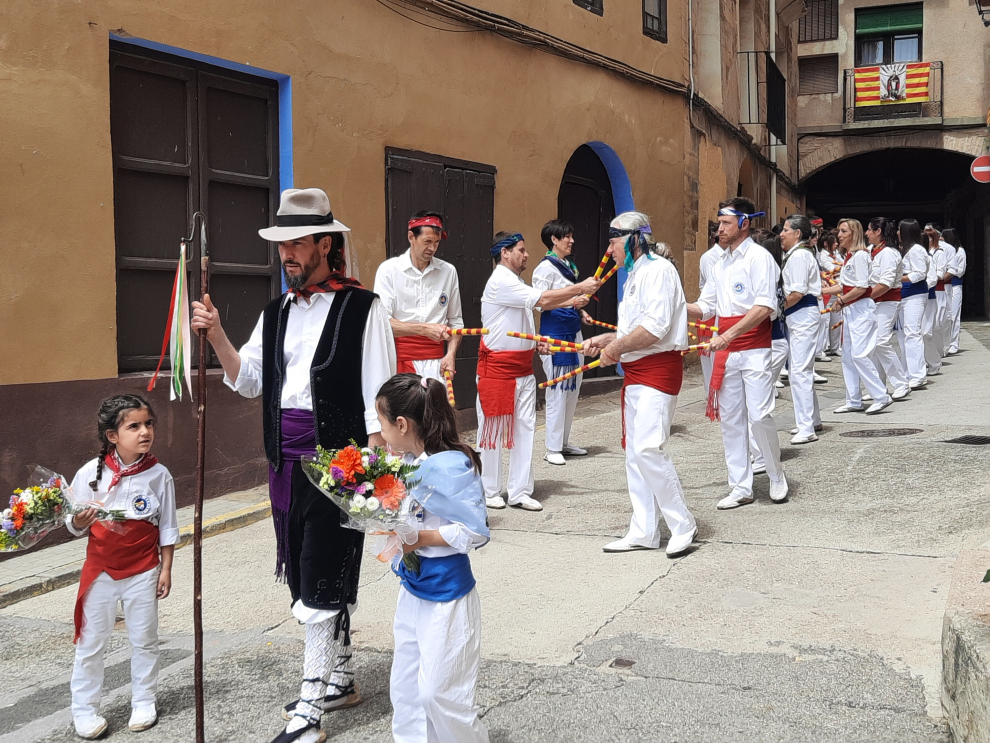 En el día de San Medardo la localidad disfrutó de su folclore con el Balls dels Palitroc o la Pastorada