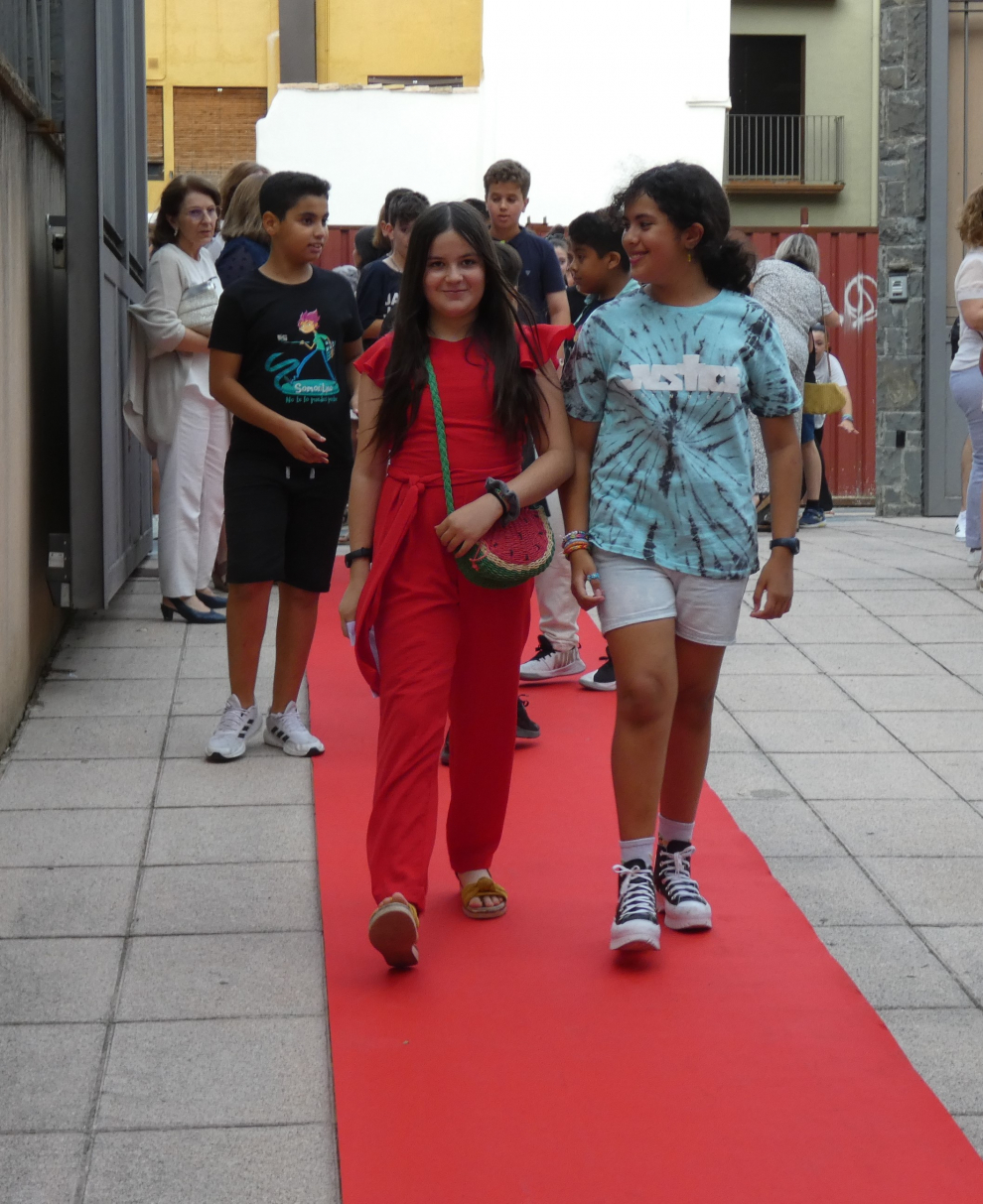 Los actores principales son 85 escolares de Barbastro y Peralta de Alcofea, autores de videos presentados al concurso.