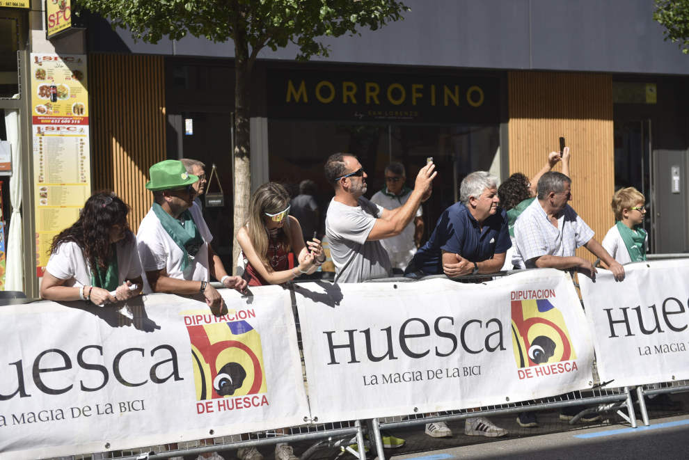 Los ciclistas han realizado treinta y cinco vueltas para completar 85 kilómetros por el circuito.