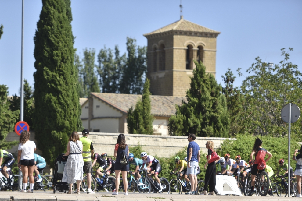 Los ciclistas han realizado treinta y cinco vueltas para completar 85 kilómetros por el circuito.