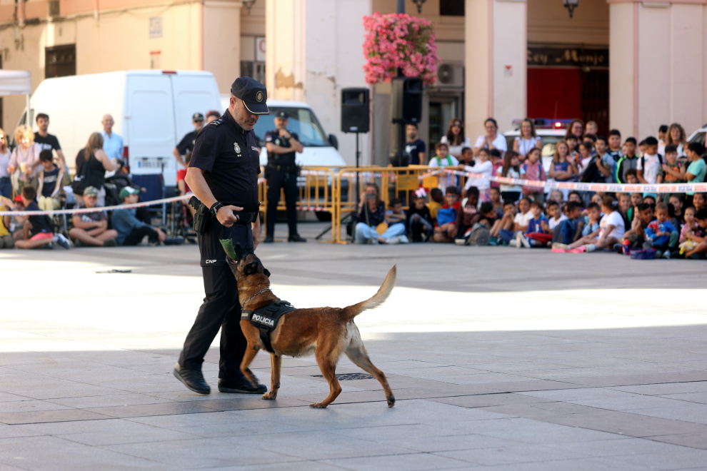 Exhibicion policia Plaza Luis Lopez Allue 28 09 2023 Foto LAURA AYERBE[[[DDA FOTOGRAFOS]]]