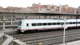 Un tren en la Estación Intermodal de Huesca.