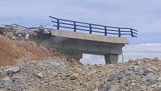 El puente de Cartirana a Larrés, derruido.