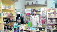 Noemí Pinos es la farmacéutica de Castejón de Monegros, donde lleva más de once años trabajando.