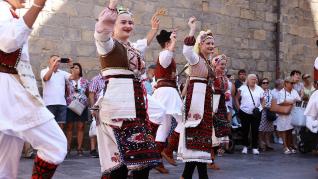 Pasacalles del Festival Folklórico de los Pirineos