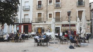 Terraza de un establecimiento de hostelería de la ciudad de Huesca.