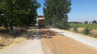 El Ayuntamiento de Monzón arregla 65 caminos rurales del término municipal