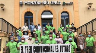 Concentración en Monzón para exigir la recuperación de servicios de Renfe