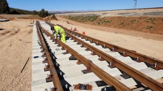 Adif avanza en las obras de renovación integral de vía en la línea Zaragoza-Teruel-Sagunto