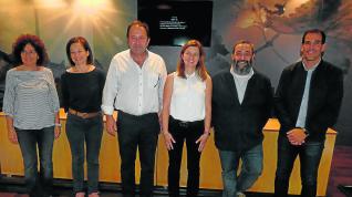 Nuria Gil, Paloma Fábregas, Mariano Altemir, Pilar Abad, Carlos Domínguez y Daniel Gracia.