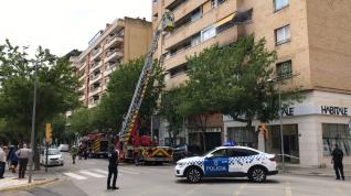 Incendio en un bloque de pisos de la avenida Juan XXIII de Huesca