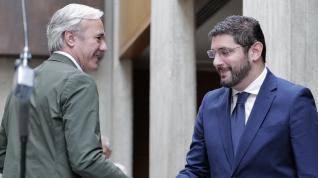 El candidato del PP a la Presidencia de Aragón, Jorge Azcón, ha mantenido un primer encuentro con su homólogo de Vox, Alejandro Nolasco .