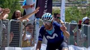 Valverde entrando por el arco de llegada, pulverizando el record 10.130 ciclistas participaron el sábado en las marchas Quebrantahuesos y Treparriscos