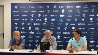 Petón, Fernando Callizo y Josete Ortas, durante la rueda de prensa.