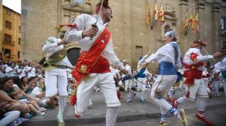 Huesca abraza a sus danzantes