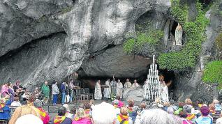 Imagen 84231764 Celebración religiosa en la Gruta de Lourdes